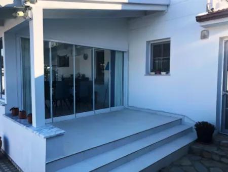 Elegant Detached Villa With Private Pool