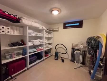 Elegant Villa With Private Pool