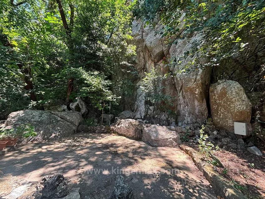 В Центре Dalyan Двухуровневая С Тайным Садом Продается