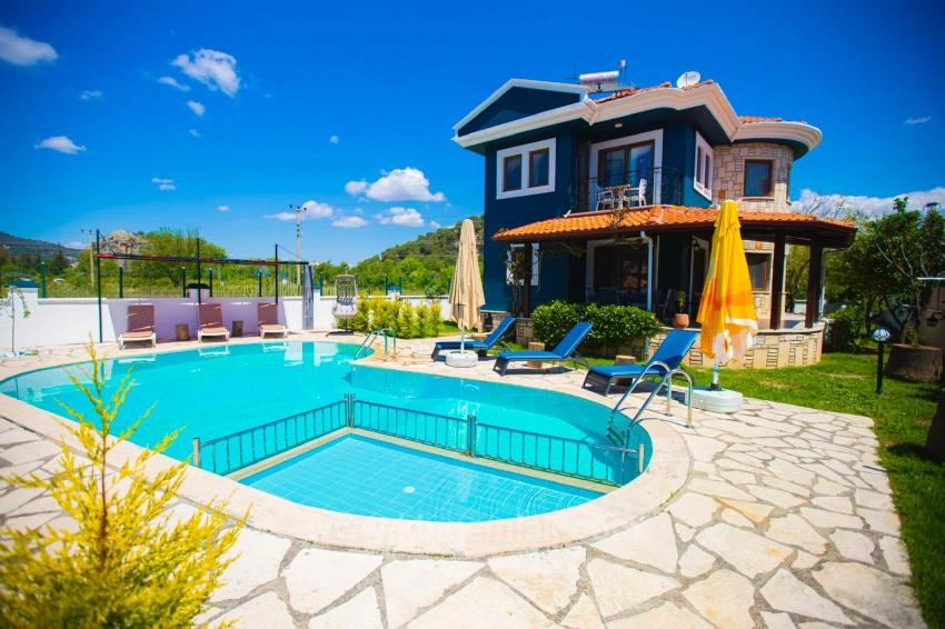 Стильная И Полностью Отремонтированная Частная Вилла С Видом На Черногорию – Цвет «Мемфис Блю».