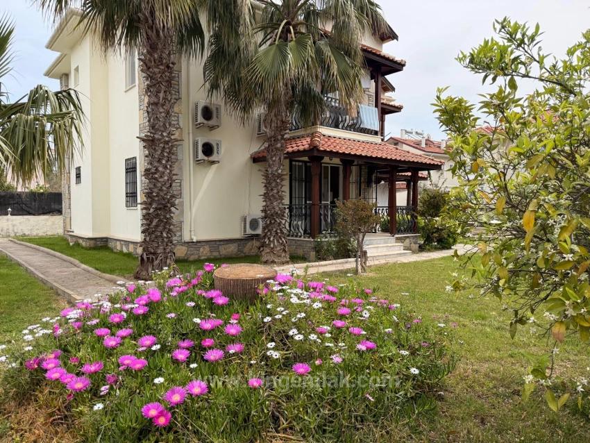 Уютная И Спокойная Квартира На Первом Этаже.