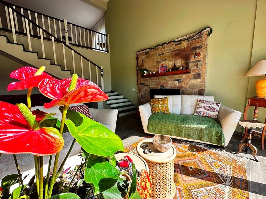 Уникальная Жизнь В Гармонии С Природой.