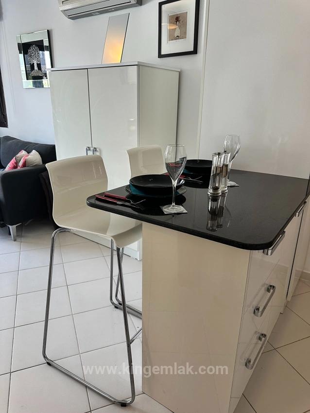 Современная Элегантность, Органично Вписанная В Реку.