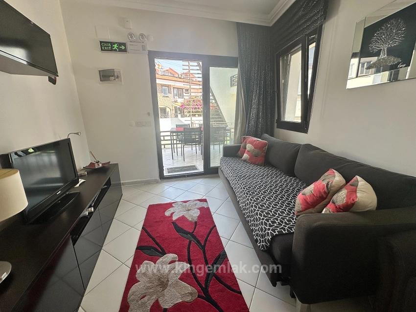 Современная Элегантность, Органично Вписанная В Реку.