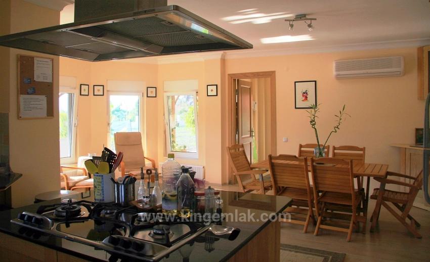 Роскошная Вилла На Природе, Расположенная На Частном Участке Площадью 6000 М².