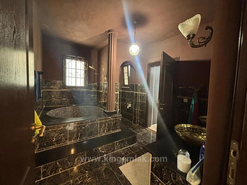 Архитектурно Уникальное Жилое Пространство