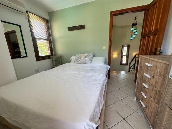 Вилла С Двумя Спальнями В Очаровательном Комплексе В Гюльпинаре, Дальян.