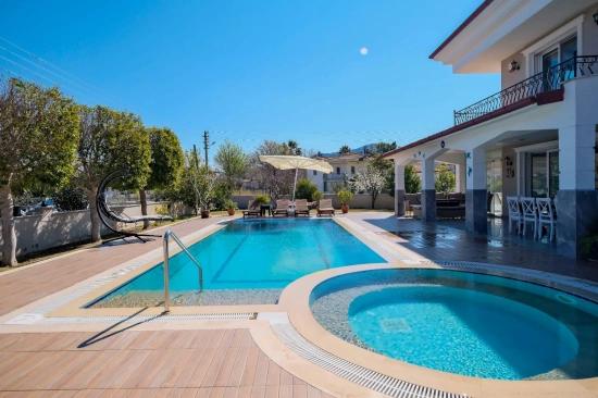 Роскошная Отдельная Вилла На Продажу В Дальяне, Гюльпынар