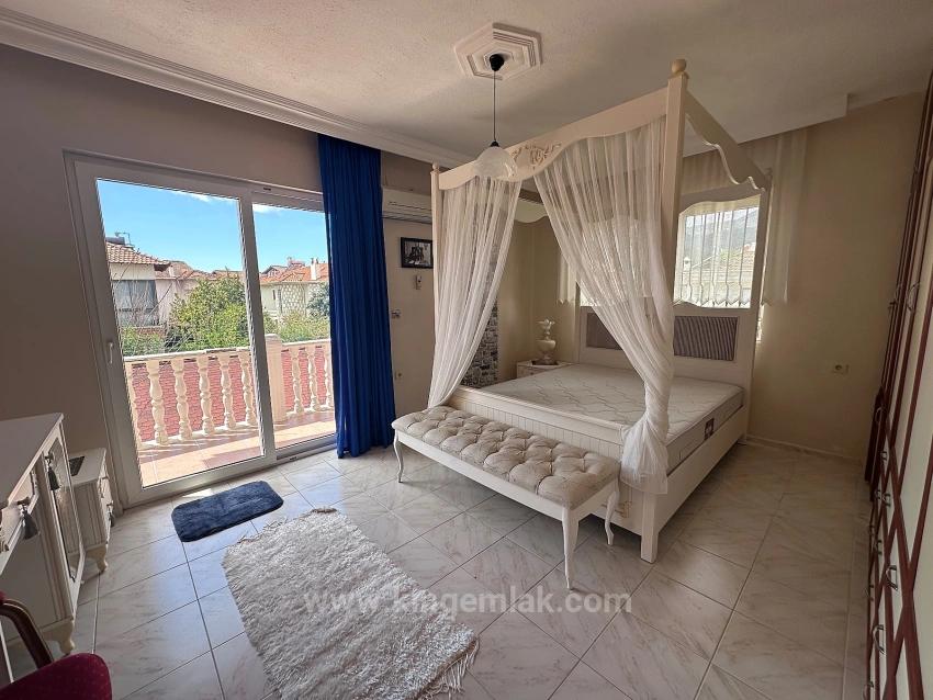 500M² Özel Arsa İçerisinde Karakterli Villa – Büyük Potansiyel Sunuyor