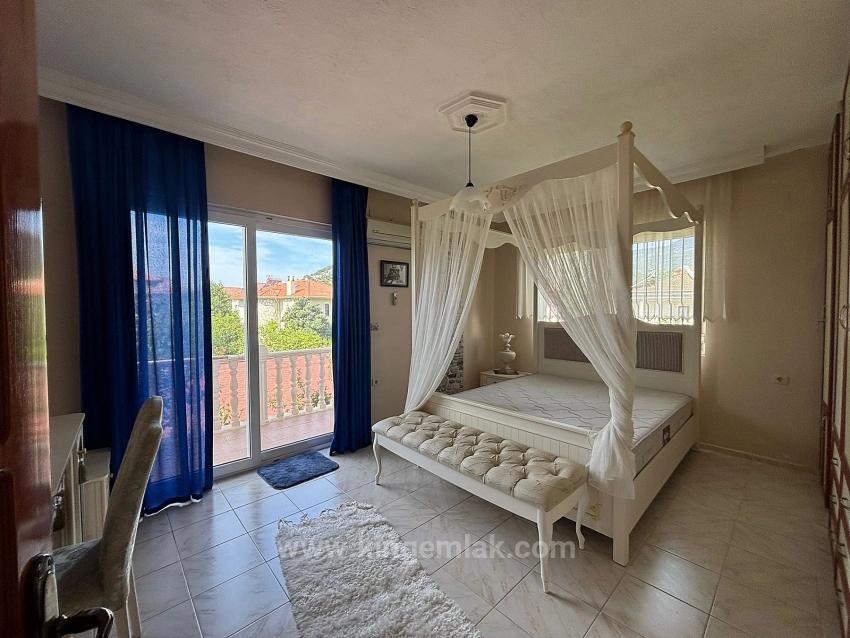 500M² Özel Arsa İçerisinde Karakterli Villa – Büyük Potansiyel Sunuyor
