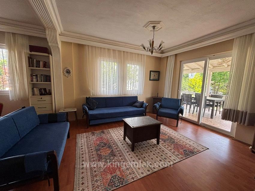500M² Özel Arsa İçerisinde Karakterli Villa – Büyük Potansiyel Sunuyor