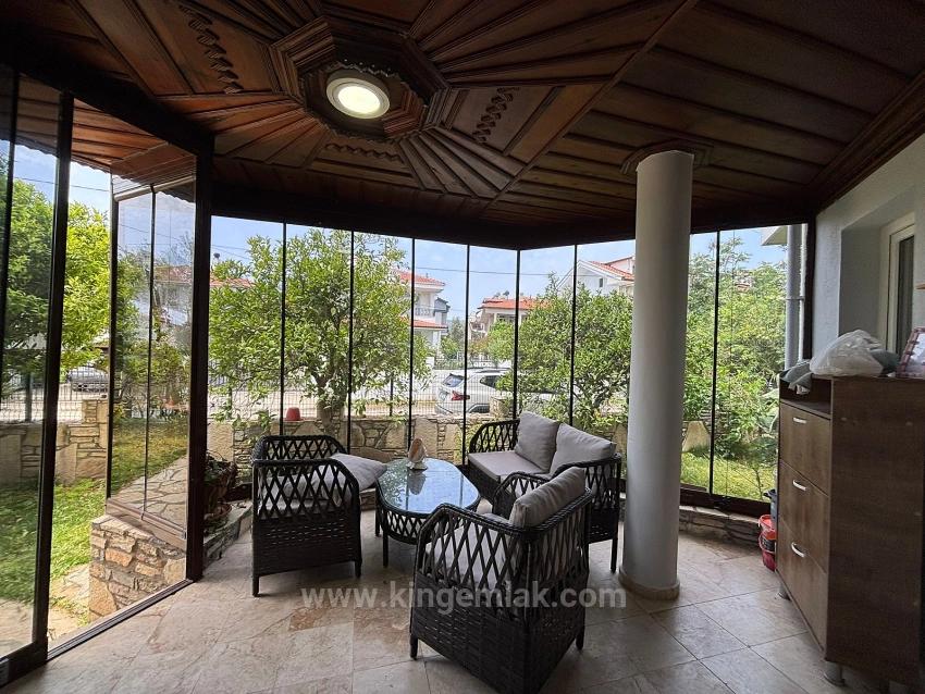 Küçük Bir Site İçerisinde Yer Alan Çekici Villa.