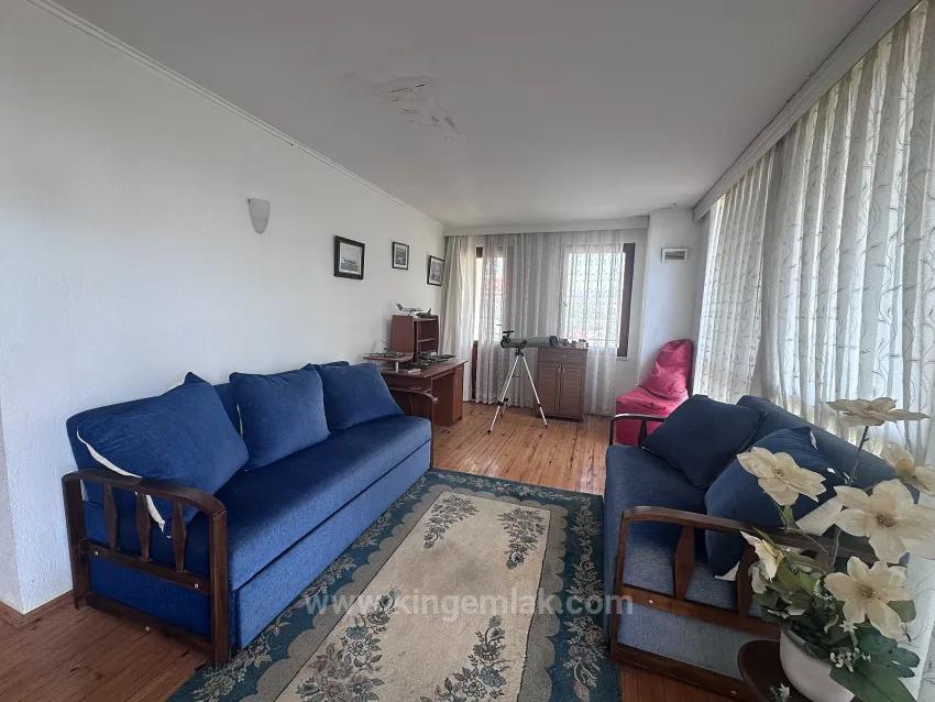 Dağ Manzaralı Ve Olgun Bahçeli Geniş Köy Evi
