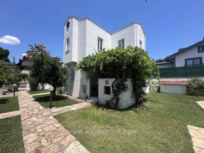 Akdeniz Esintili Şık Villa