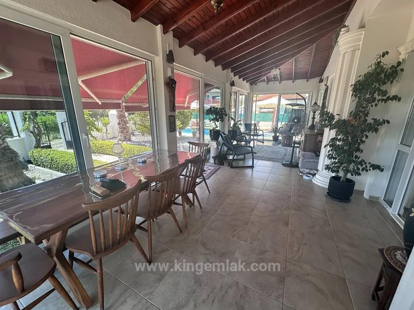 Doğanın Kalbinde Şık Villa