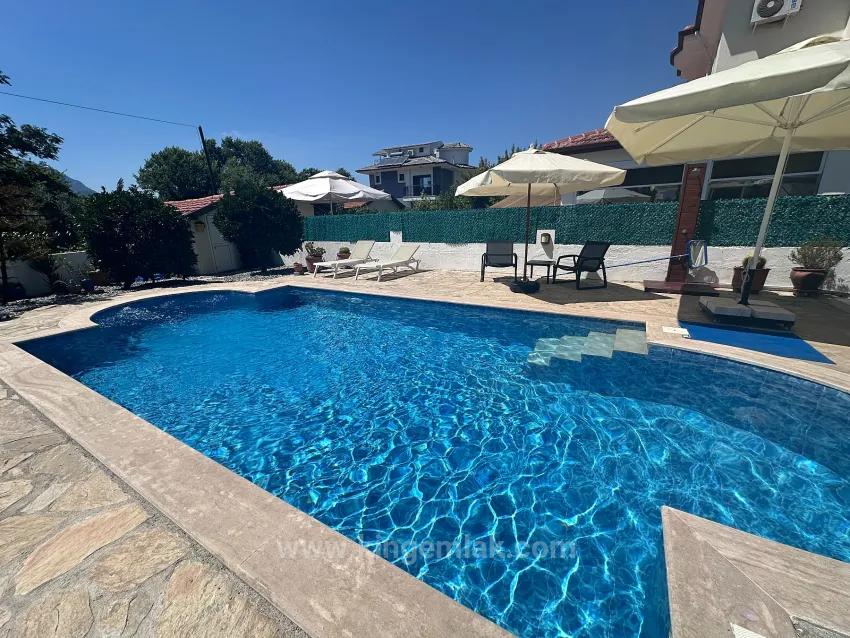 Doğanın Kalbinde Şık Villa