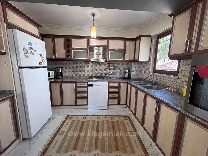 Dalyan Merkezde 5 Yatak Odalı Tripleks Villa