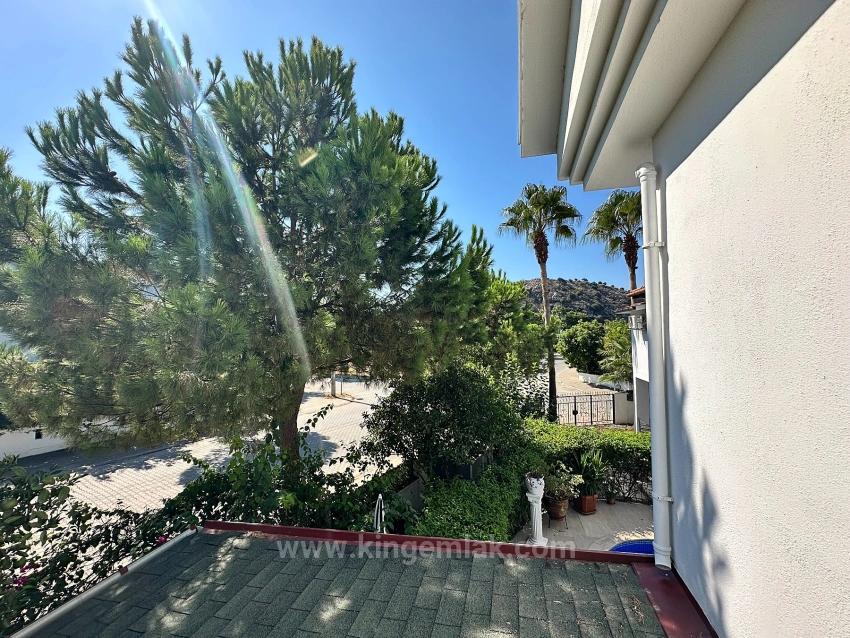 Dalyan’ın Osmanaglar Bölgesinin Kalbinde, Ortak Havuzlu Şık Yarı Müstakil Villa