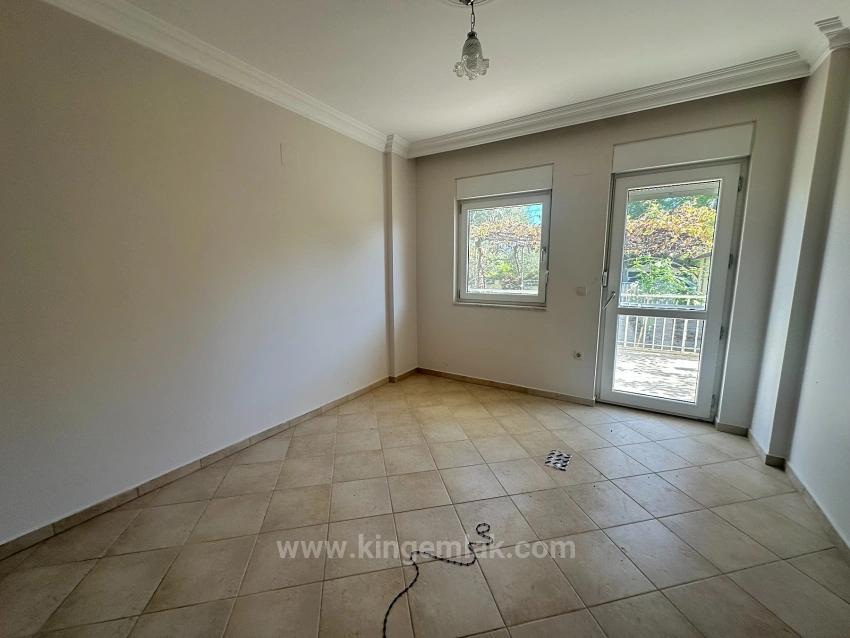 İkili Yaşam İçin Büyük Fırsat – 1.000M² Arsada Sınırsız Potansiyel