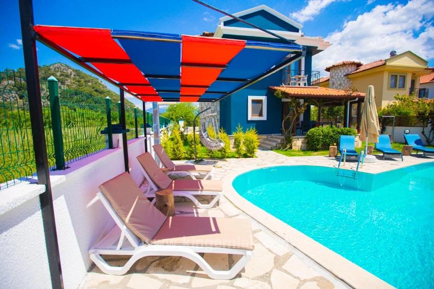Dağ Manzaralı, Stil Sahibi Ve Tamamen Yenilenmiş Özel Villa