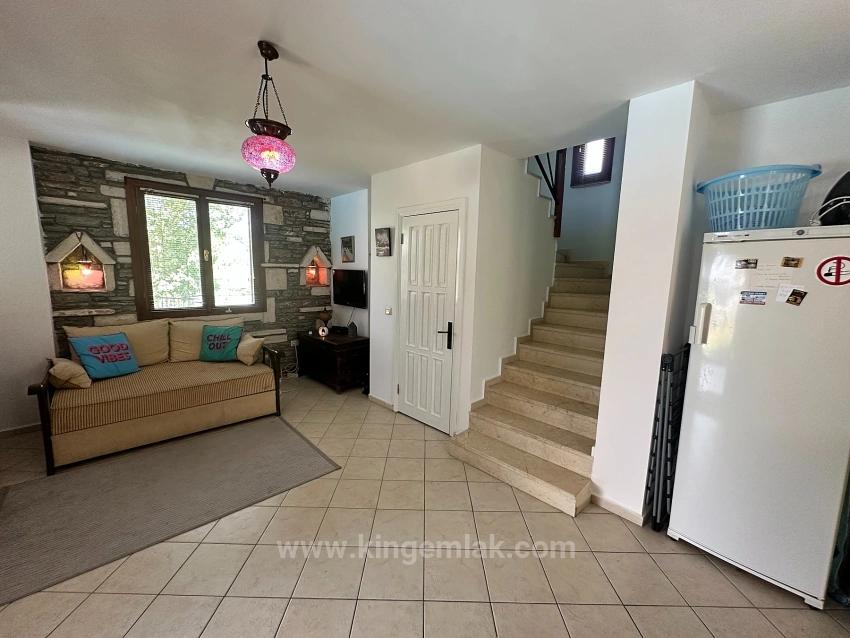 Gülpınar, Dalyan’da Şirin Bir Sitede İki Yatak Odalı Dubleks Villa