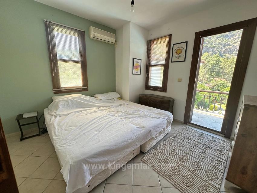 Gülpınar, Dalyan’da Şirin Bir Sitede İki Yatak Odalı Dubleks Villa