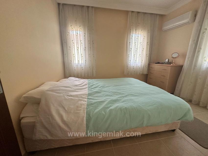 Küçük Bir Kompleks İçinde, Ortak Havuzlu Müstakil Villa