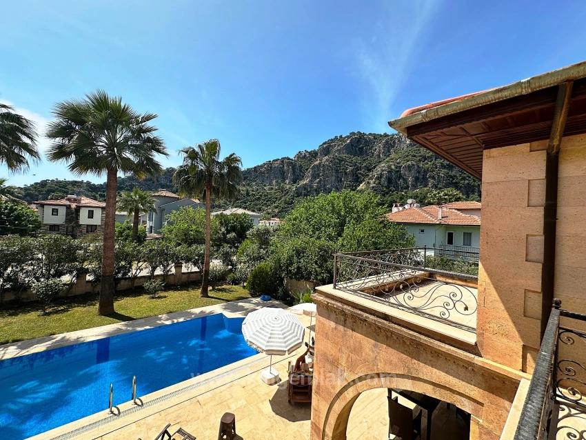 Dalyan’ın Kalbinde Eşi Benzeri Olmayan Saray Zarafetinde Bir Villa