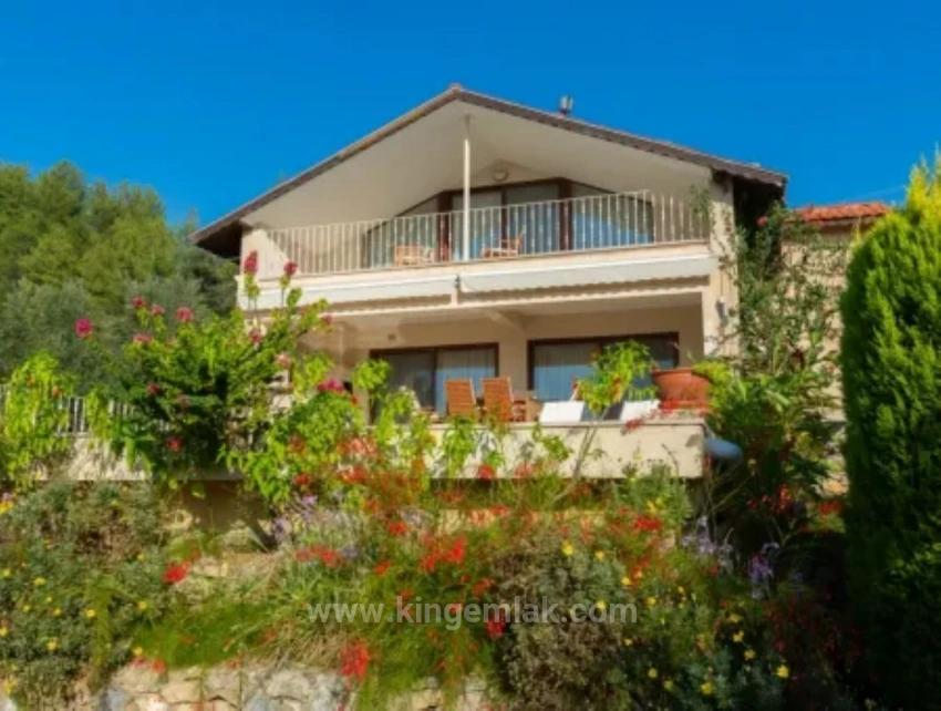 Doğayla İç İçe, Zarif Bir Dağ Villası