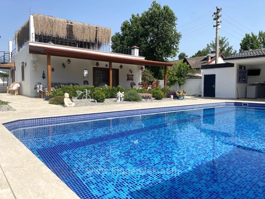 Dalyan Okçular Da Geniş Arsa Üzerinde Satılık Müstakil Villa