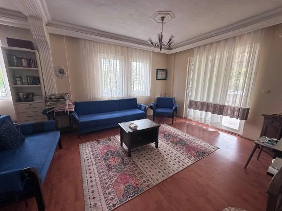 500M² Özel Arsa İçerisinde Karakterli Villa – Büyük Potansiyel Sunuyor