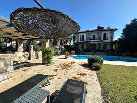 Dalyan Gülpınar’da Özel Havuzlu Ve Geniş Bahçeli Zarif Villa
