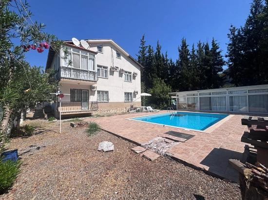 Dalyan Marmarlı Da Doğayla İç İçe Triplex Villa