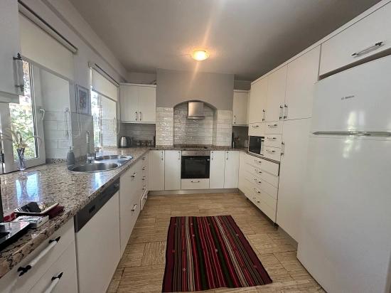 Müstakil Daireli, Eşsiz Akdeniz Villası