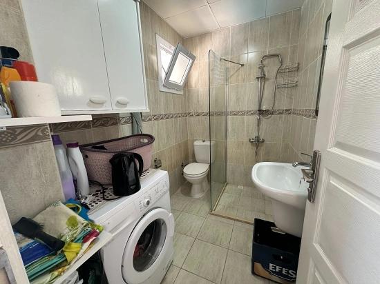Villa Iris, Ortak Havuzlu, Modern Ve Yarı Müstakil Bir Villa