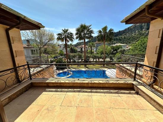 Dalyan Gülpınar Da Kanal A Yakın Konak Tarzında Villa