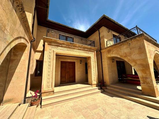 Dalyan Gülpınar Da Kanal A Yakın Konak Tarzında Villa