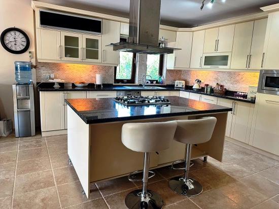 Dalyan Gülpınar Da Kanal A Yakın Konak Tarzında Villa