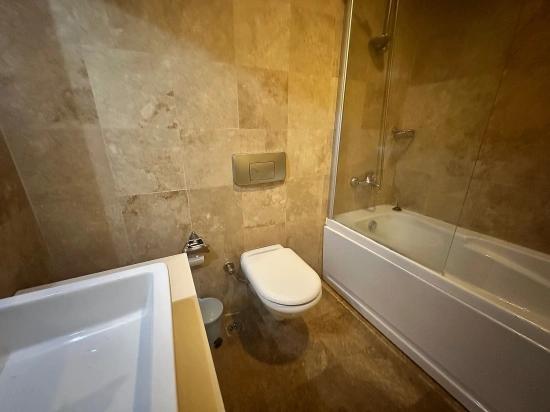 Dalyan Maraş Bölgesinde , Nehir Manzaralı Satılık Villa