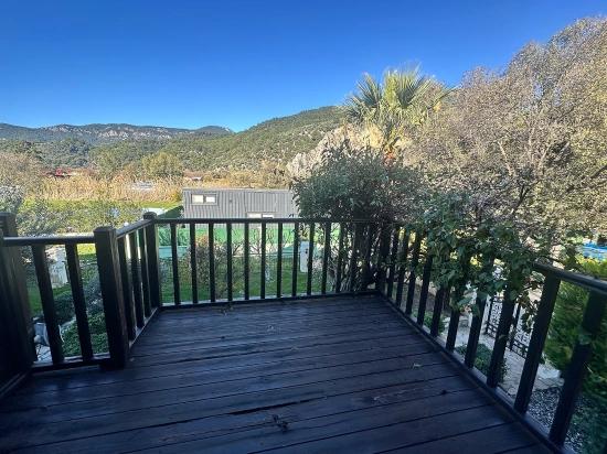 Dalyan Maraş Bölgesinde , Nehir Manzaralı Satılık Villa