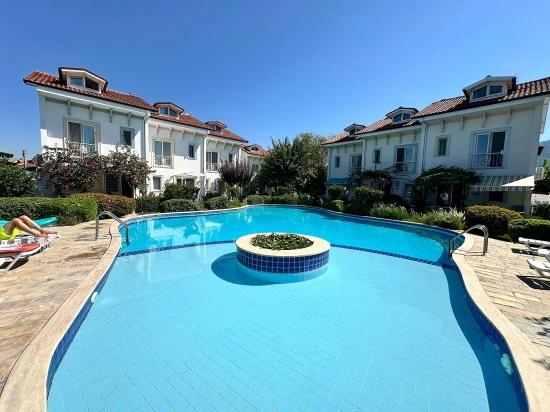 Dalyan Osmanağalar Da Site İçerisinde Satılık Tripleks Villa