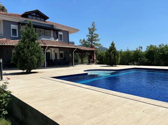 6.000 M² Özel Arazide Konumlanan Lüks Doğa Villası
