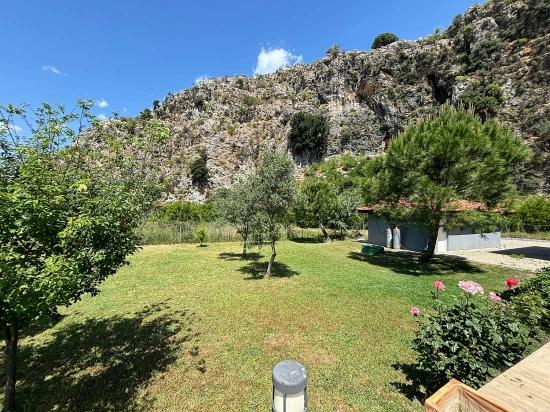 6.000 M² Özel Arazide Konumlanan Lüks Doğa Villası