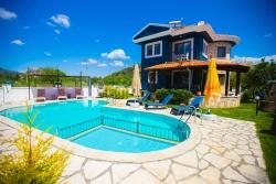 Karadağ Manzaralı, Stil Sahibi Ve Tamamen Yenilenmiş Özel Villa – Memphis Blue