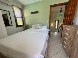 Gülpınar, Dalyan’da Şirin Bir Sitede İki Yatak Odalı Dubleks Villa