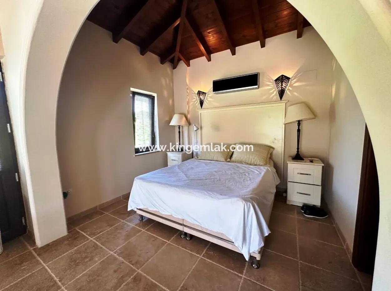 Dalyan Gülpınarda Kapodakya Taşından Yapılmış Konak Tarzı Villa