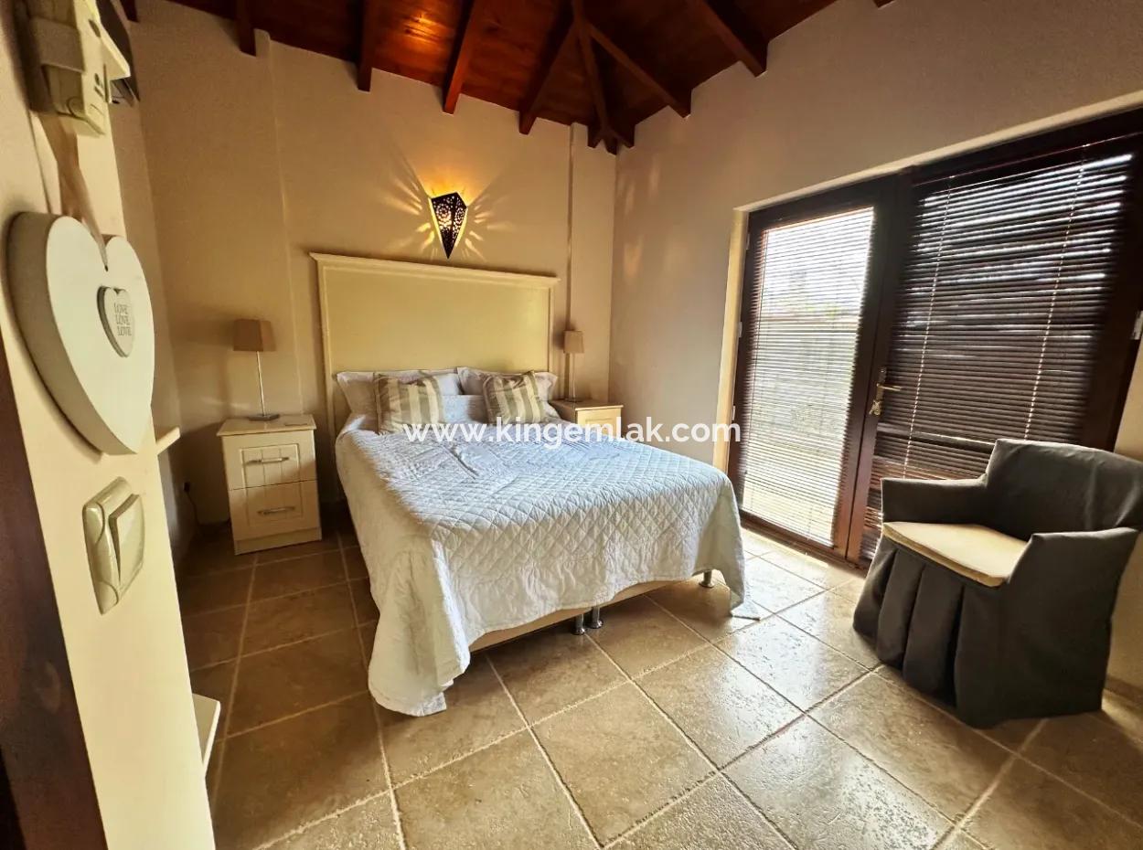 Dalyan Gülpınarda Kapodakya Taşından Yapılmış Konak Tarzı Villa