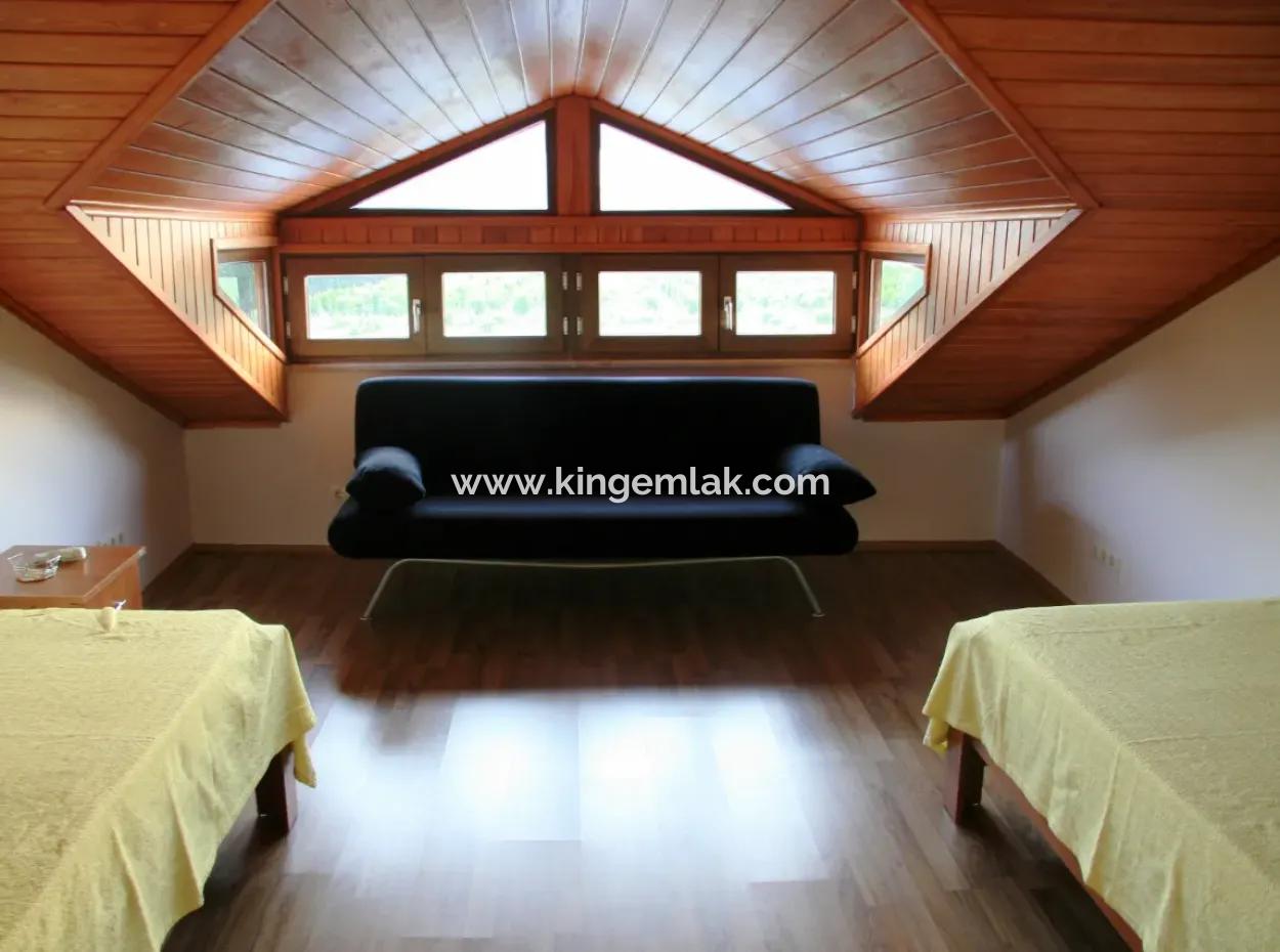 Dalyan Gülpınarda Göl Ve Dağ Manzaralı Satılık Çiftlik Evi