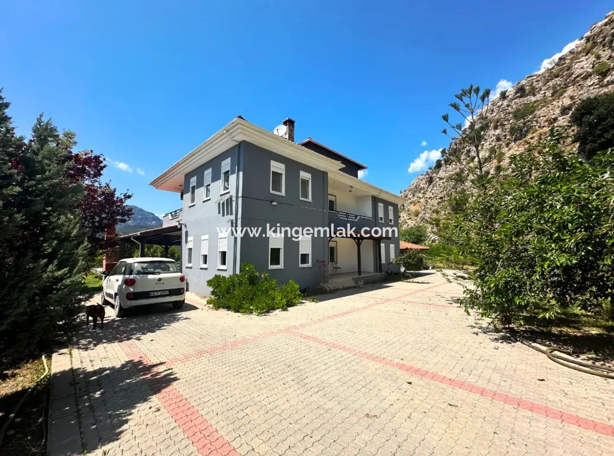 Dalyan Gülpınarda Göl Ve Dağ Manzaralı Satılık Çiftlik Evi