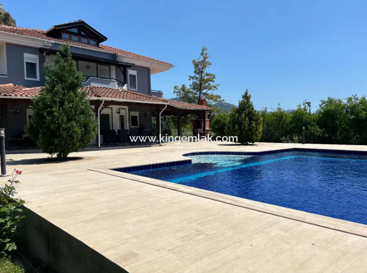 Dalyan Gülpınarda Göl Ve Dağ Manzaralı Satılık Çiftlik Evi